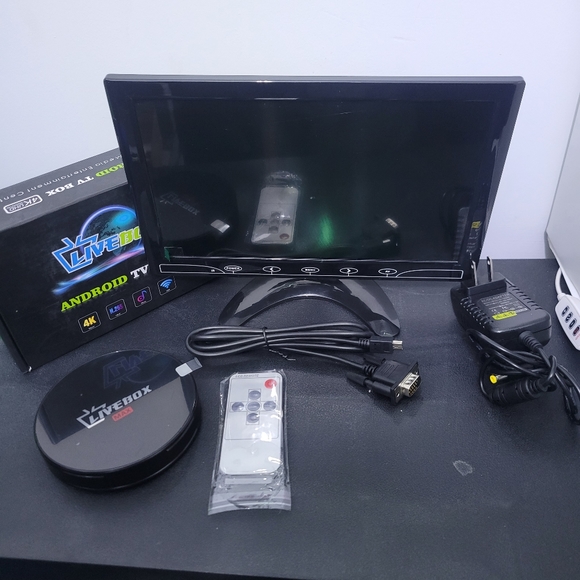10.1 inch portable monitor with 4k android box - Picture 1 of 1